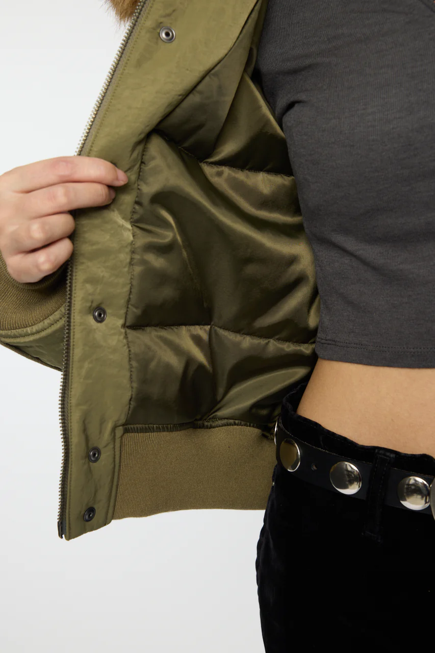 F/FUR COLLAR CROP BLOUSON - Image 9