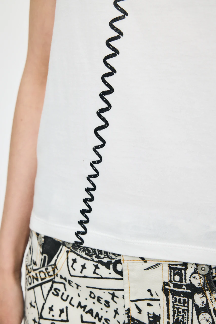 VQ TROMPE L'OEIL BABY TEE - Image 9